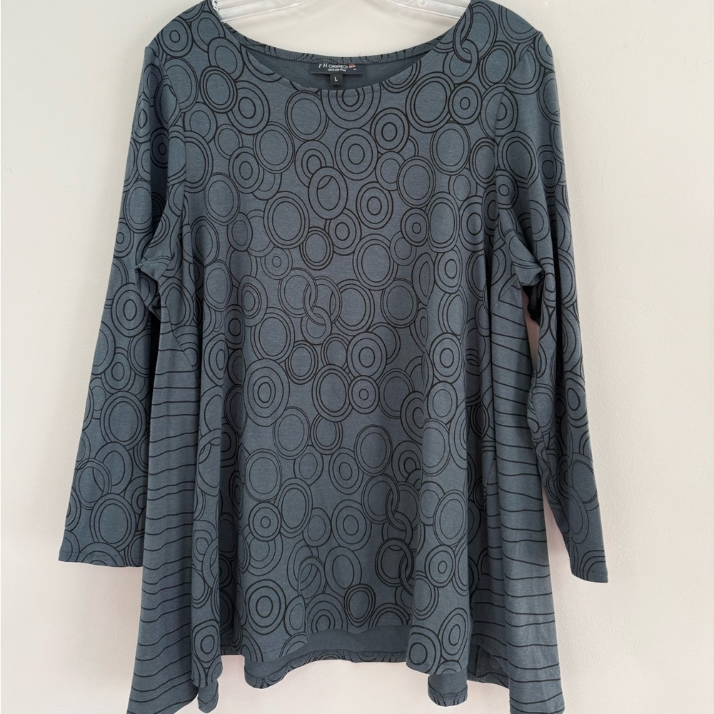 F.H. Clothing Company "Too Much Fun" Long Sleeve Gray and Black Tunic - Size L